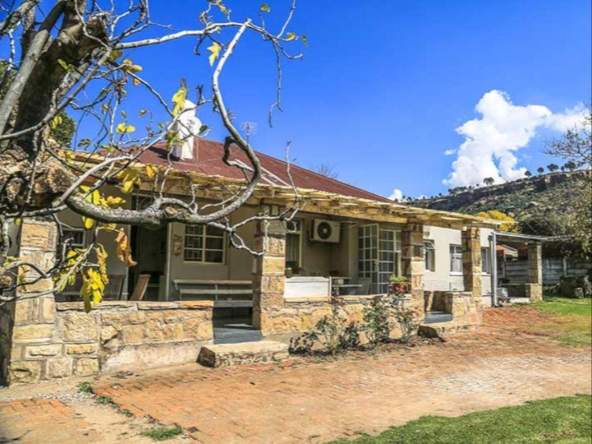 The Green Acorn Guest House Ficksburg Buitenkant foto