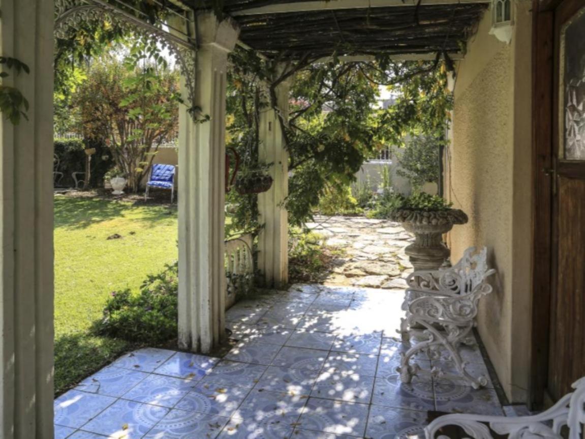 The Green Acorn Guest House Ficksburg Buitenkant foto