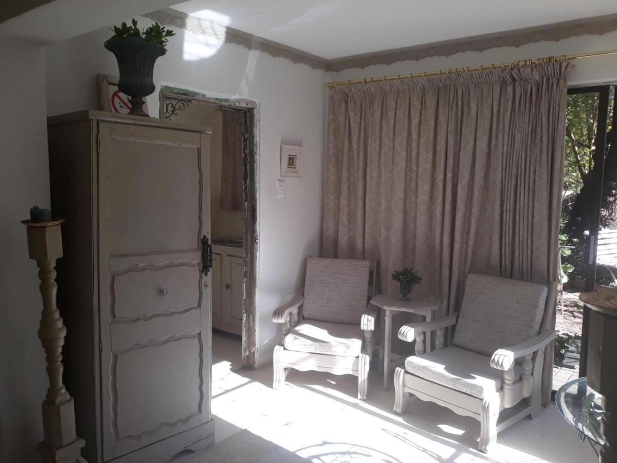 The Green Acorn Guest House Ficksburg Buitenkant foto