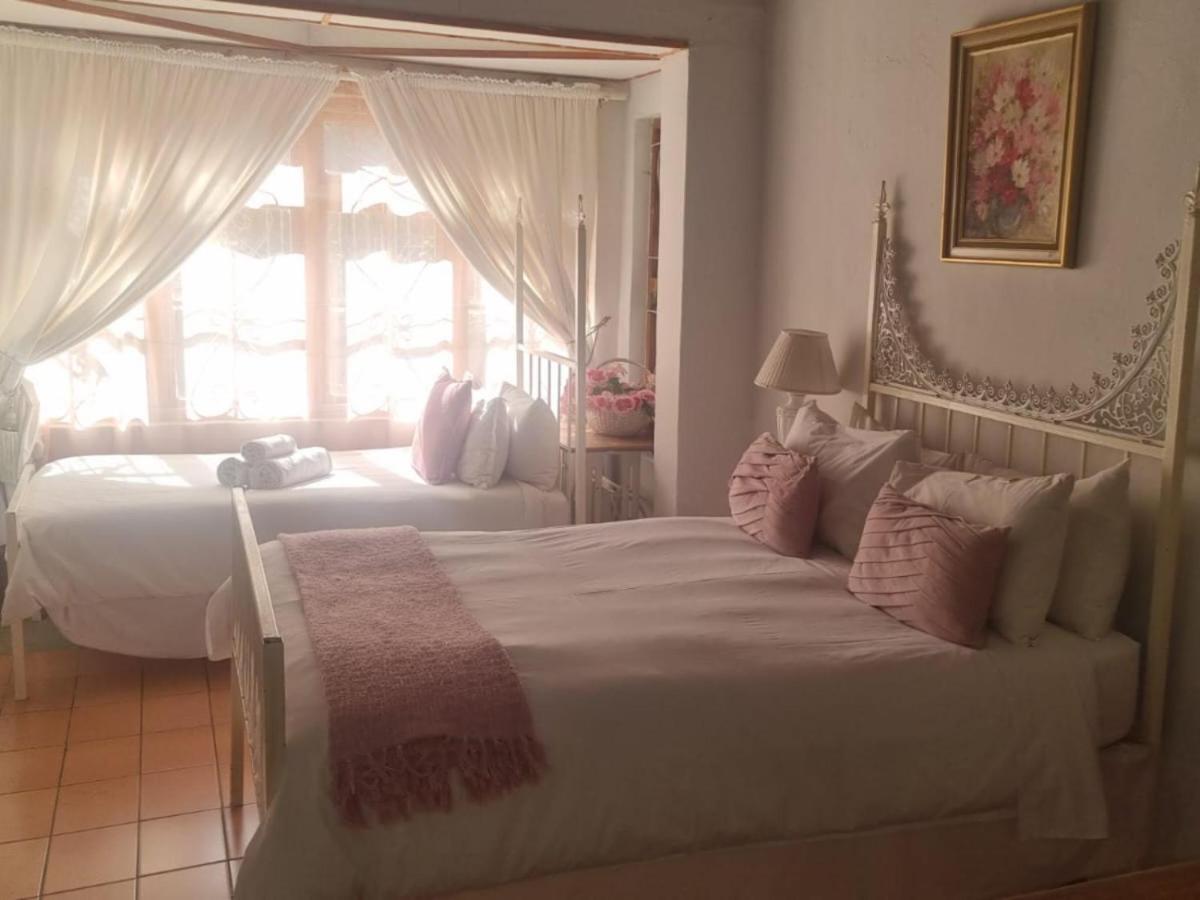 The Green Acorn Guest House Ficksburg Buitenkant foto